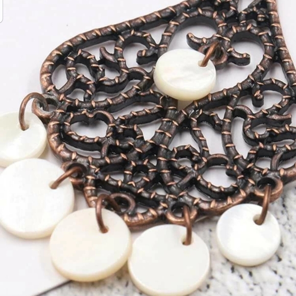 *Judy* Dangling Chandelier Earrings - Picture 3 of 5